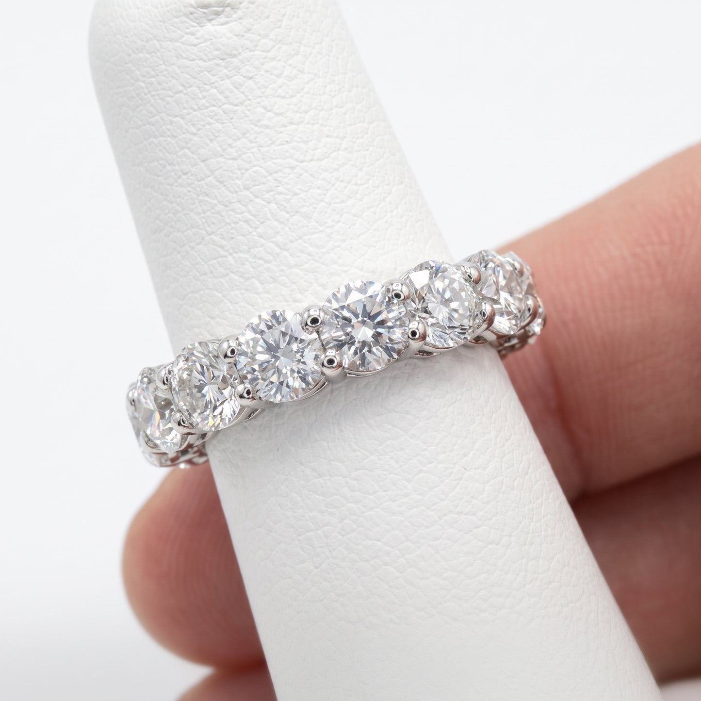 Shared-Prong Round Diamond Eternity Band